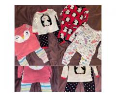 4 pairs of little girls pajamas
