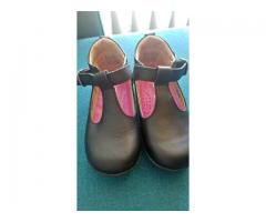 Girl's shoes size 9
