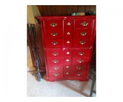 LG red chest