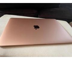 Gold MacBook Air 13” 2019 i5 1.6 GHZ 8 GB