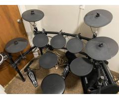 Simmons SD9K Electronic Drum Set and Simmons DA200S Speaker Monitor