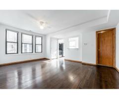 2 Beds 1 Bath Apartment in Chicago